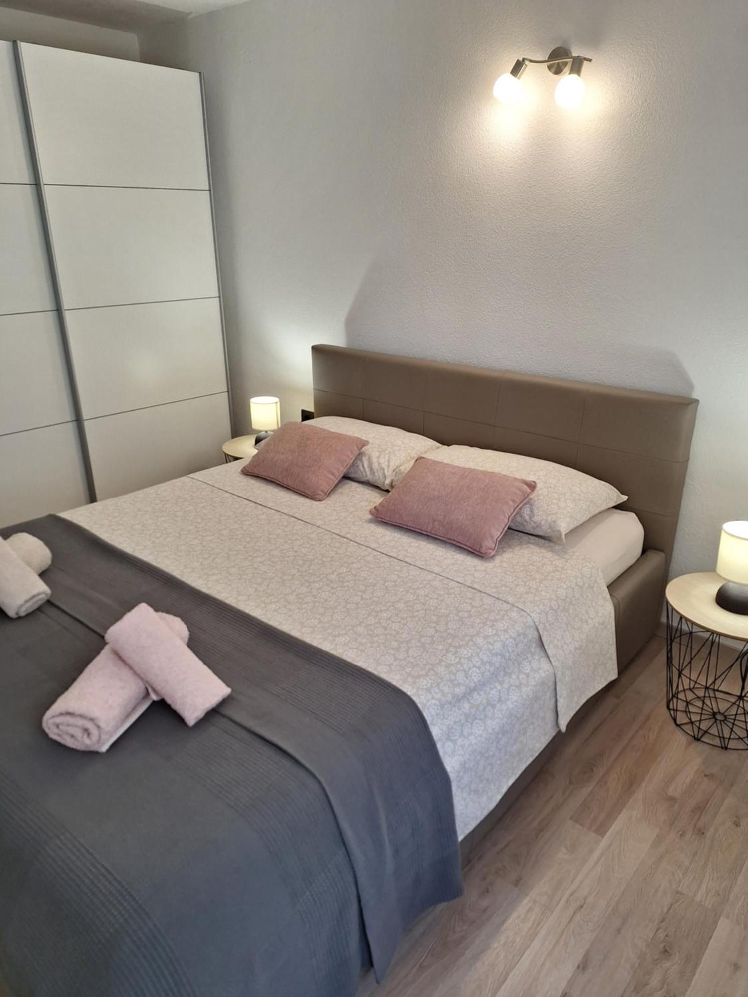 Apartment Olga ロヴィニ エクステリア 写真